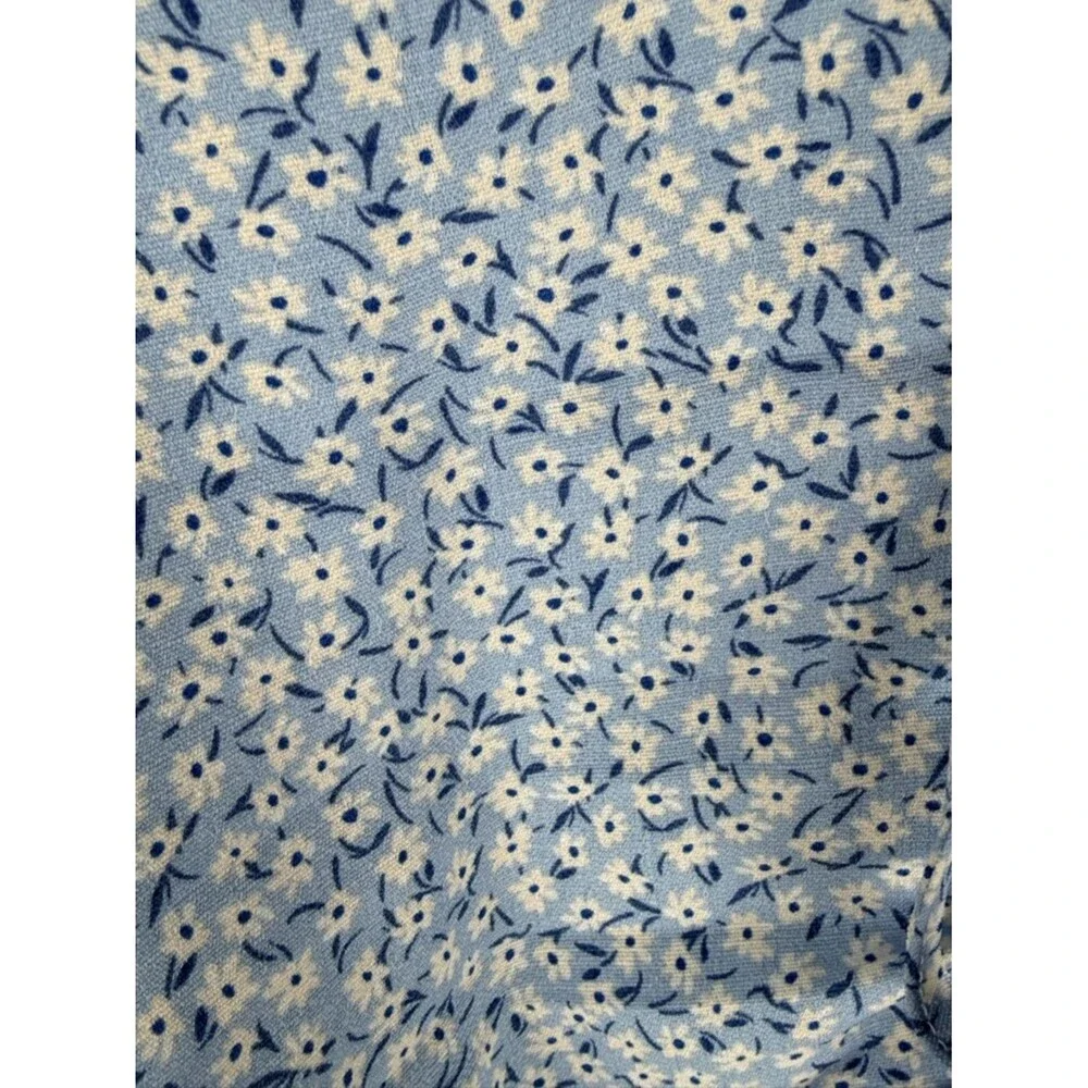 H&M Blue Ditsy Floral Ruched Tie Front Crop Top Smocked Back Coquette Small Boho
